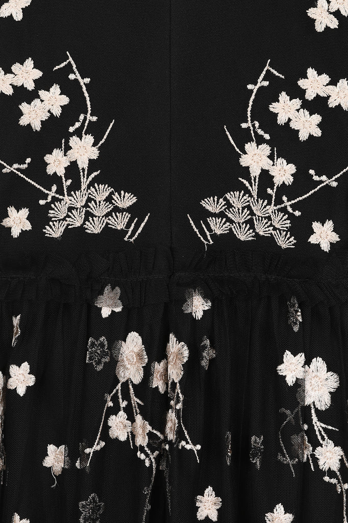 Robe midi noire brodée de fleurs